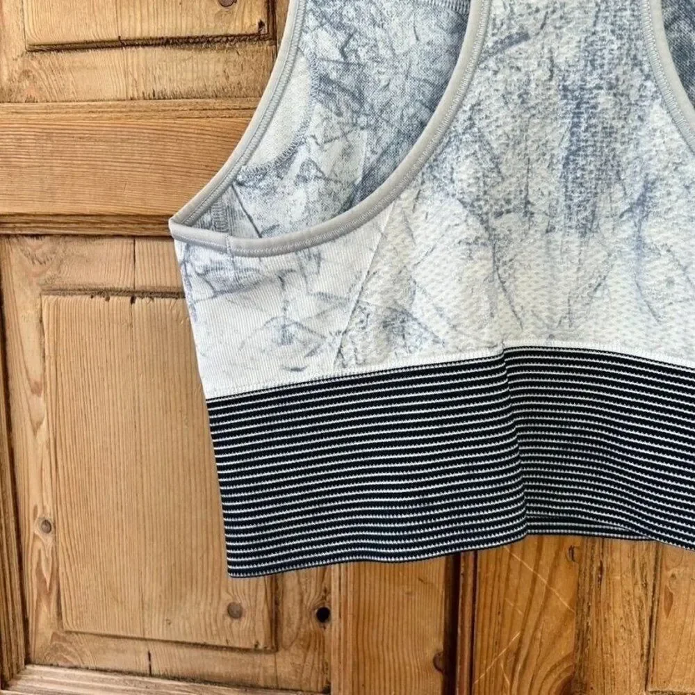 Lululemon Women's Size 6 Ebb to Train Sports‎ Bra Blue White Tie Dye Racerback